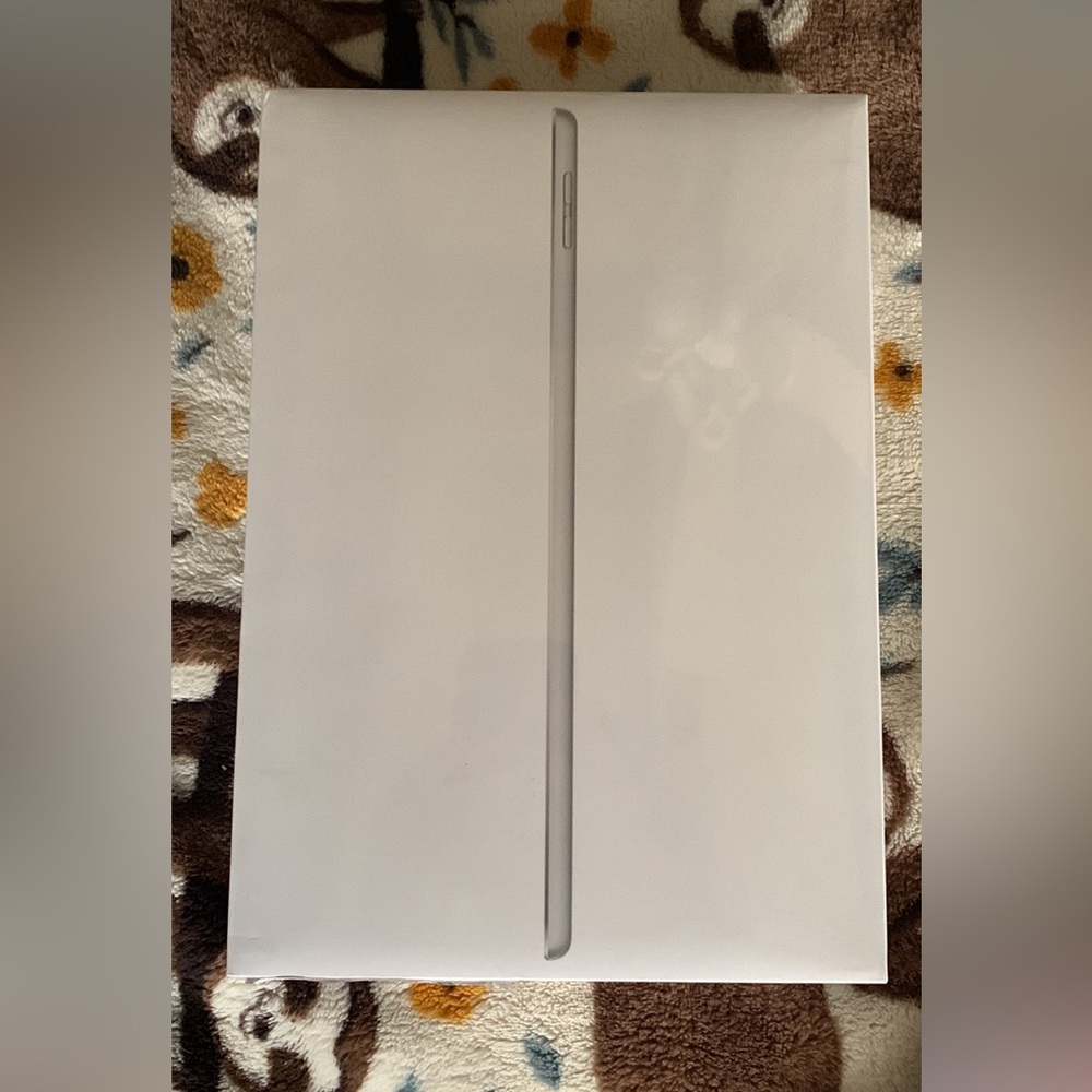 2021 iPad (9th gen) 64GB Wi-Fi *Unopened*